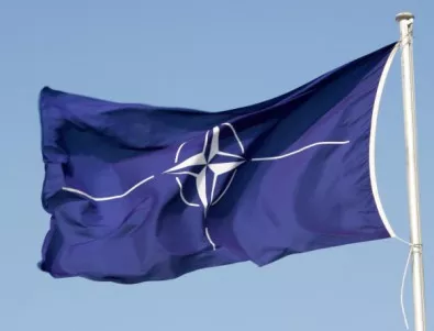 НАТО обеща да защитава Македония от 