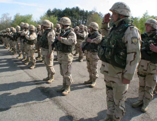 Няма пострадали български военни при обстрел на базата в Кандахар