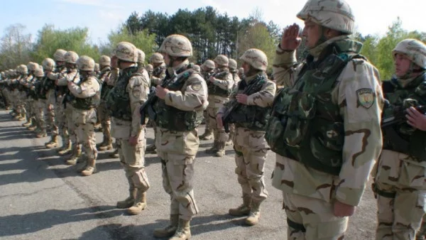 Няма пострадали български военни при обстрел на базата в Кандахар