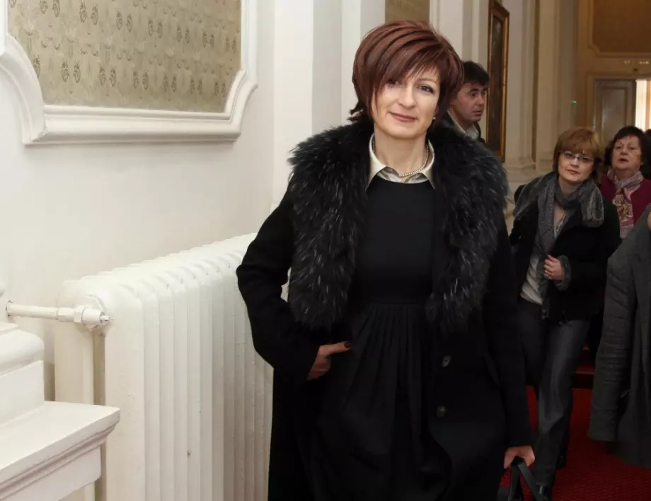 Саша Безуханова: Програмата на правителството в оставка затвърждава проектите на парче