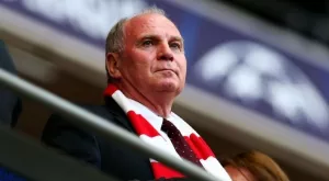 Ули Хьонес смени затвора с болница