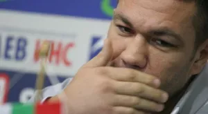 Кобрата: Докато едни тренират, други се правят на клоуни