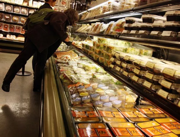 Търговските вериги ще вдигат цените на храните заради нов закон