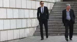 {{ otherArticle[0].article.title }}