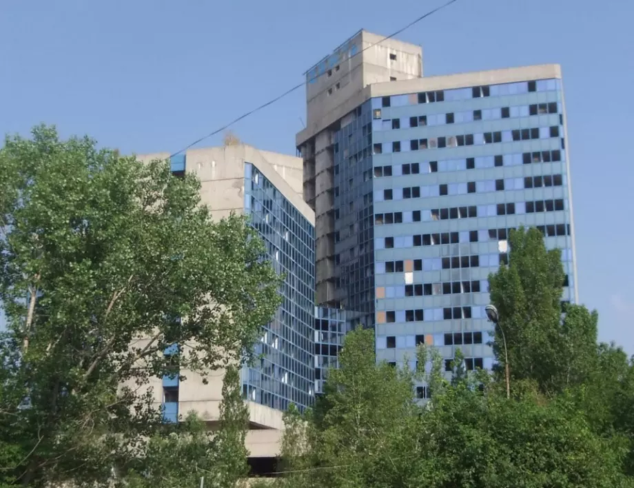 Взривяват недостроената сграда на ИПК "Родина" в София 