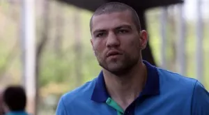 {{ otherArticle[0].article.title }}