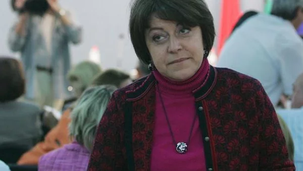 Политиците не могат да бъдат бастуни