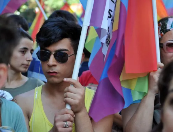 Властите в Истанбул забраниха провеждането на гей парад