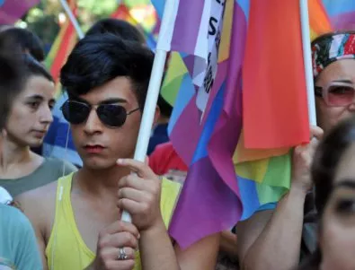 Гей парадът в Киев бе атакуван от мъже с лютив спрей