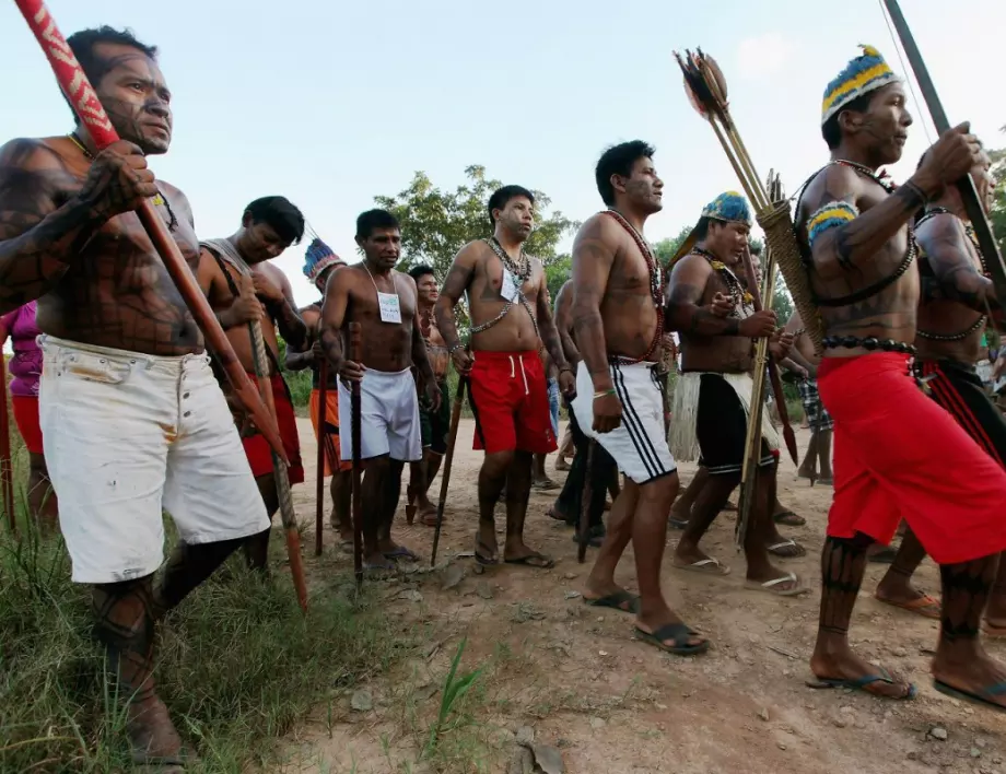 Как да смириш коронавируса - примерът на племе индианци засрамва Бразилия