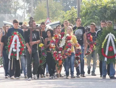 6 години по-късно - шествие в Катуница под надслов 