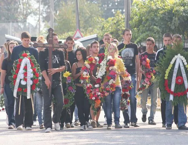 6 години по-късно - шествие в Катуница под надслов "Няма да забравим, няма да простим"