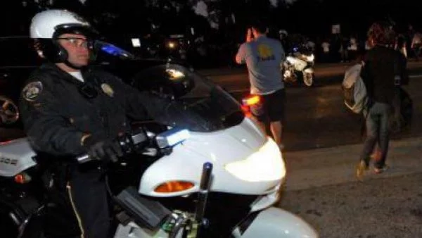 Жена камикадзе се взриви в полицейски участък в Истанбул