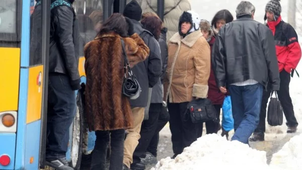 Столичният градски транспорт в движение за Нова година