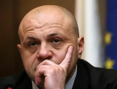Дончев не коментира какви ще са корекциите на европарите, нямало официални данни