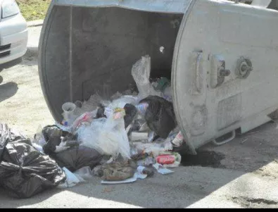 В Добрич ще глобят за изхвърлен през прозореца боклук