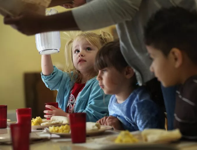 Затяга се контролът над храните в училищните столове и бюфети