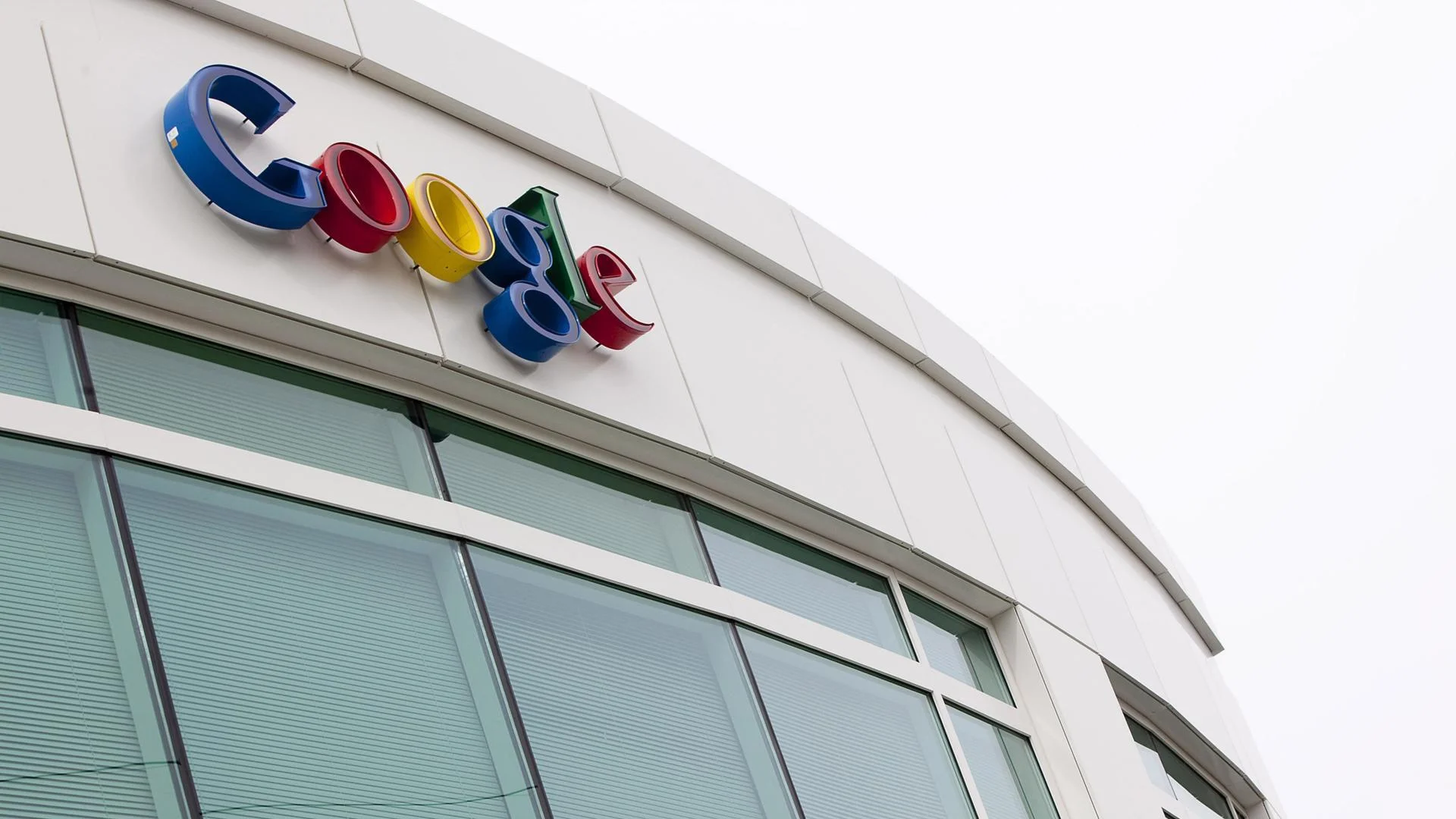 Собственикът на Google за първи път ще изплаща дивиденти на инвеститорите си
