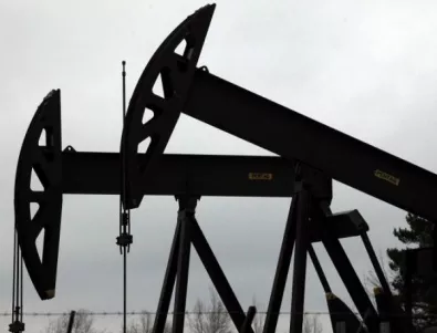 ОПЕК ще продължи съкращаването на добивите на петрол и през 2018 г.