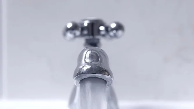 КЕВР: Водата в София трябва да поскъпне с 18%