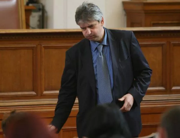 Замесеният в редица скандали Лъчезар Иванов става преподавател в СУ