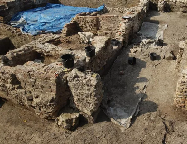 Откриха керамични съдове на две хиляди години в Израел