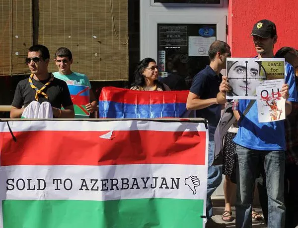 Армения и Азербайджан – на крачка от войната?