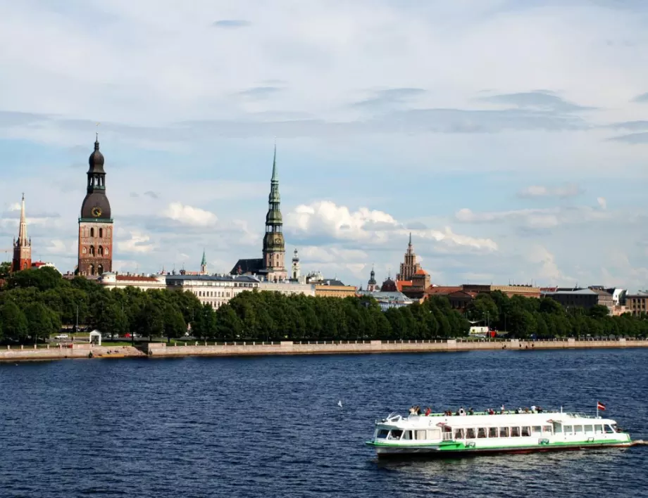 Латвия се готви да затвори границите си с Русия