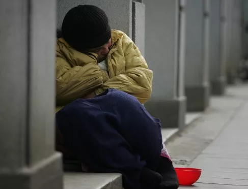 Метрото в Атина ще приюти бездомните по време на студовете