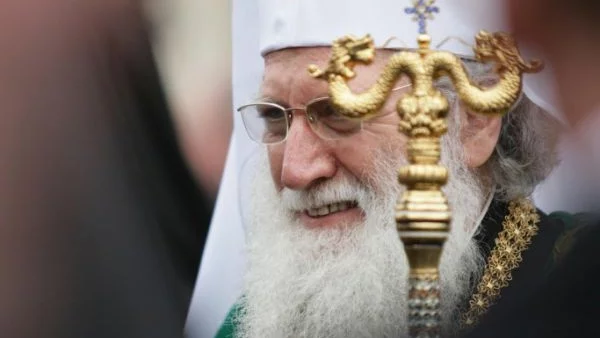 Борисов и Сакскобургготски ще получат църковните си ордени от патриарха в Плиска