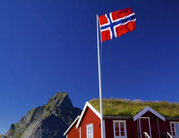 Норвегия става независима от Швеция