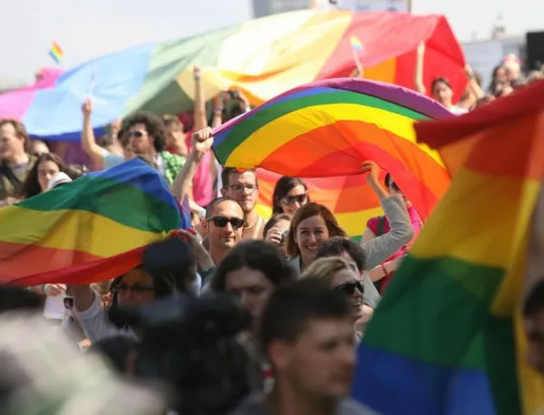 Отхвърлиха предложението на "Атака" за забрана на гей парадите