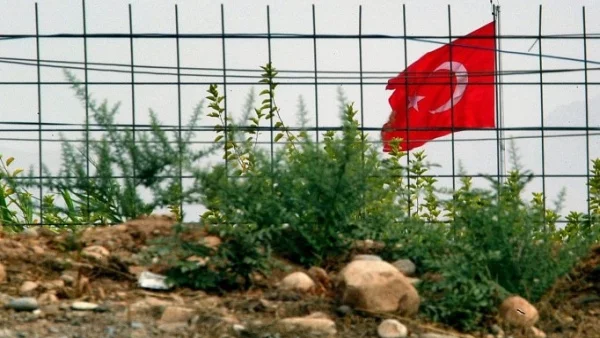 Турция залови две групи мигранти при опит да преминат в България