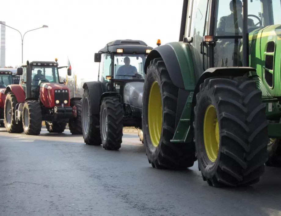 Протест на земеделци блокира пътища в Белгия (ВИДЕО)