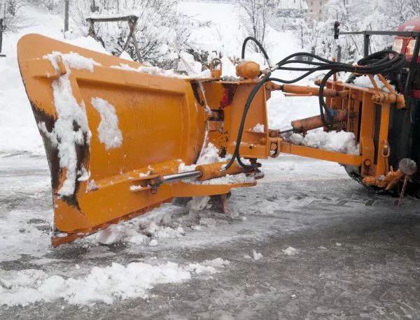 Снегът предизвика поредица от инциденти по магистрала "Люлин"
