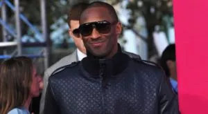 Коби Брайънт приветства Стивън Джерард в Ел Ей (ВИДЕО) 