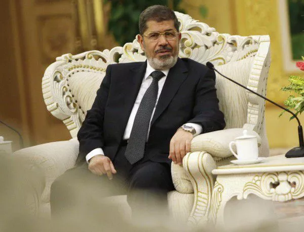 Осъдиха Мурси на доживотен живот и смърт