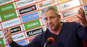 По кошмарен начин Павел Дочев сложи край на треньорската си кариера