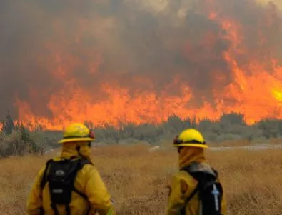 Армията се включва в борбата с пожарите в Калифорния