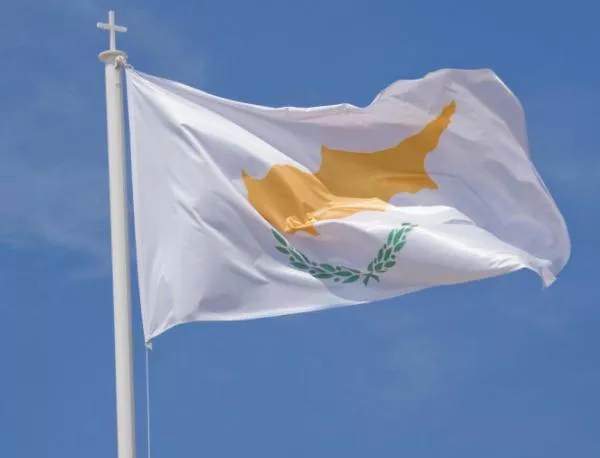Кипърските министри с 40% орязани заплати