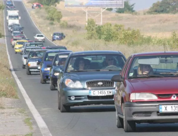 Лазаров: Задръствания има, защото българите не могат да шофират в ограничени условия