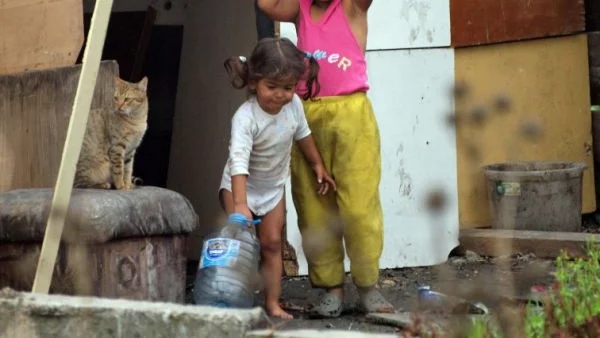 Франция се защити за разрушаването на ромските катуни