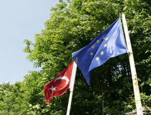 Турция е готова да отложи либерализацията на визовия режим с ЕС до края на годината