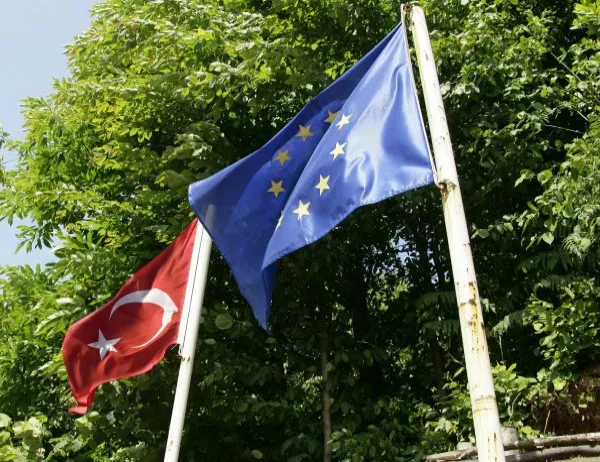ЕС губи престиж заради Турция