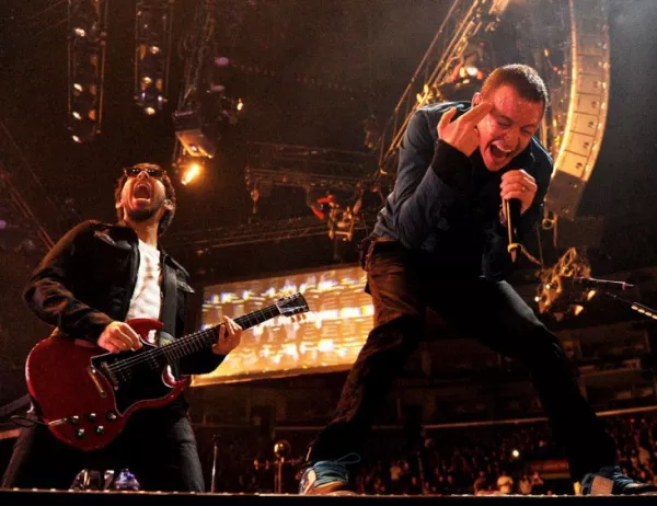 Linkin Park отмениха турнето си след смъртта на вокалиста Честър Бенингтън