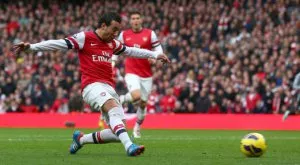 Ас на Арсенал се контузи, аут е до Коледа