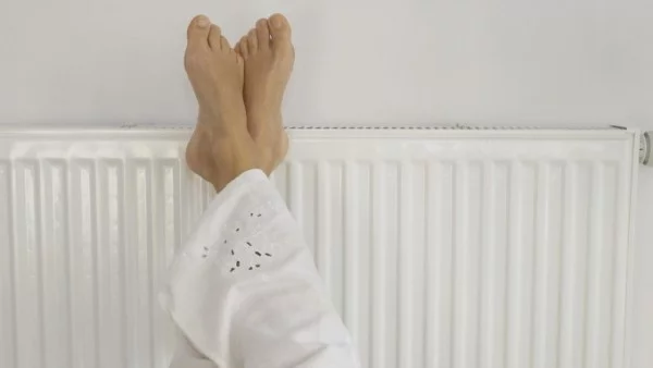 Спират парното в София