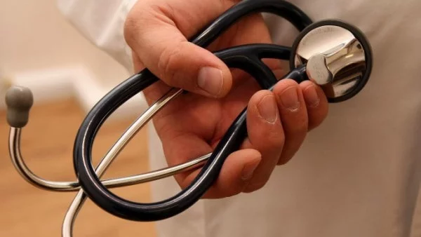 Лекари излизат на мълчалив протест срещу насилието над медицински лица