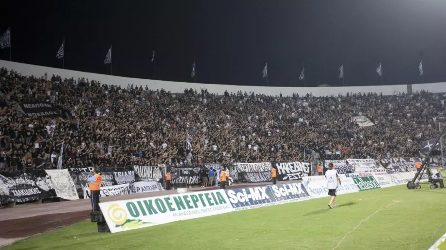 Фенове на Динамо (Загреб) убиха запалянко на АЕК Атина преди двубоя в Шампионска лига