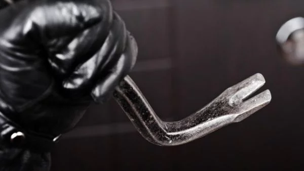 Жертва на жесток обир живее в пълен ужас